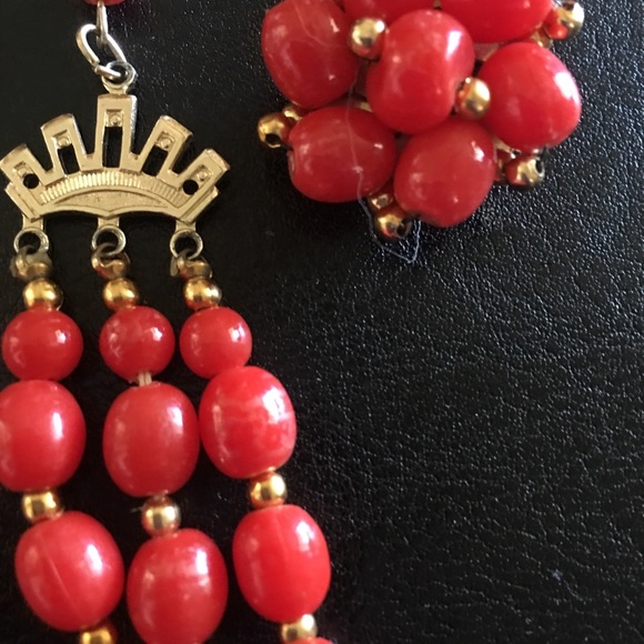 Beautiful Red necklace & earrings - Picture 2 of 2